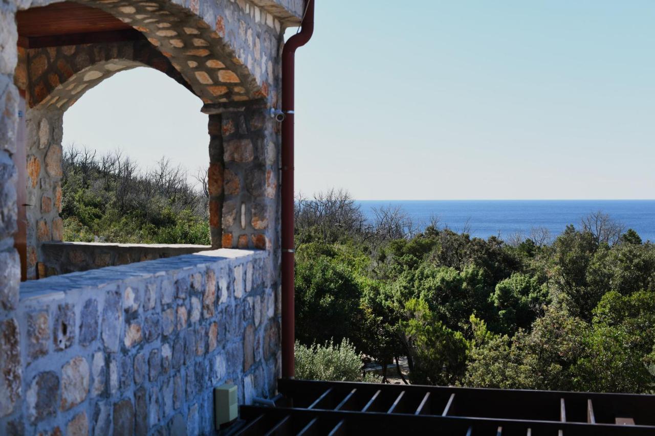Villa Ariel Lustica Exterior photo