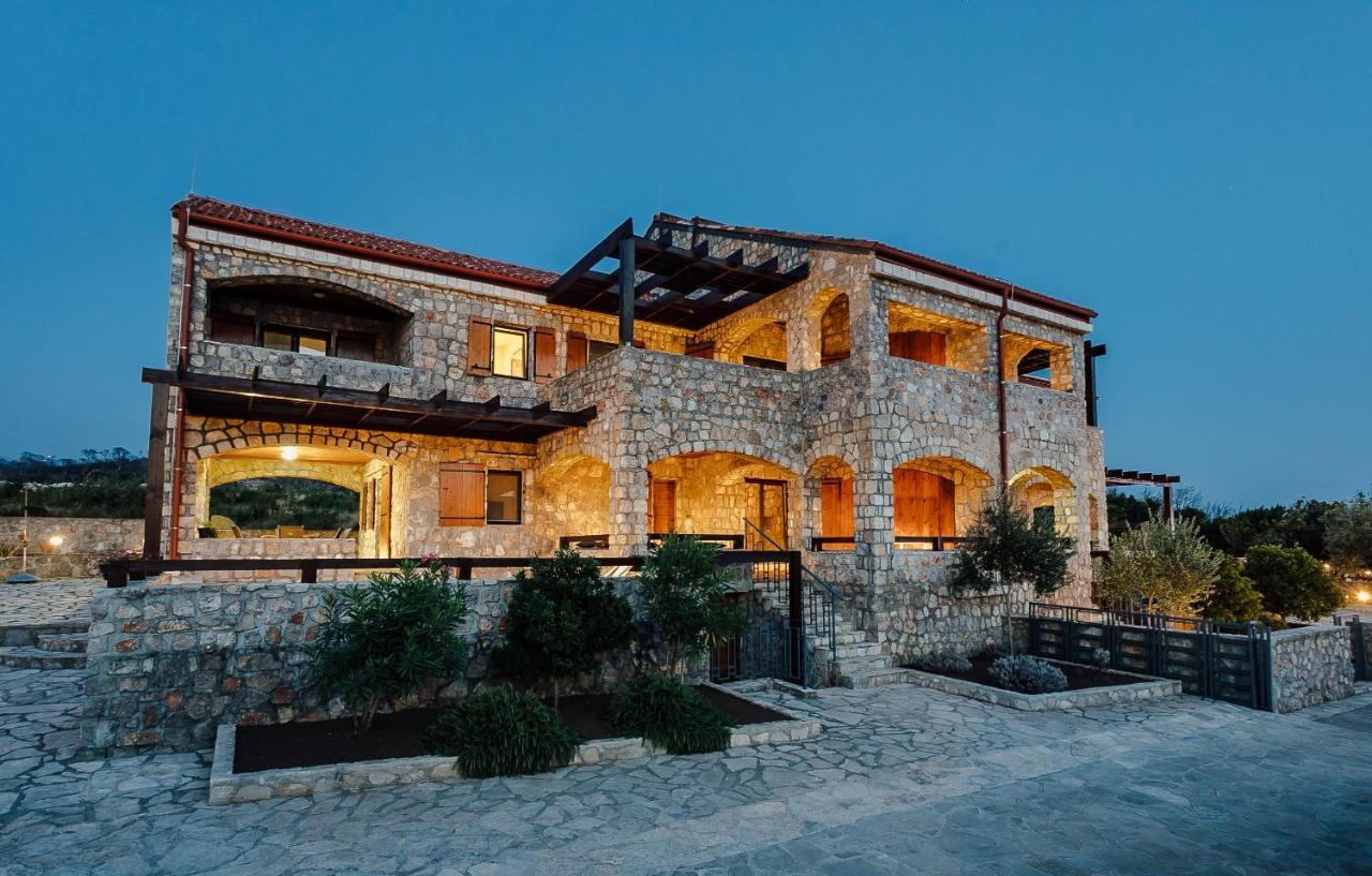 Villa Ariel Lustica Exterior photo